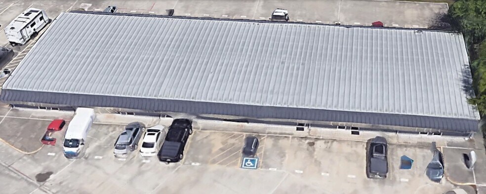 More Photos Of 10015 N Eldridge Pky, Houston Self Storage For Lease