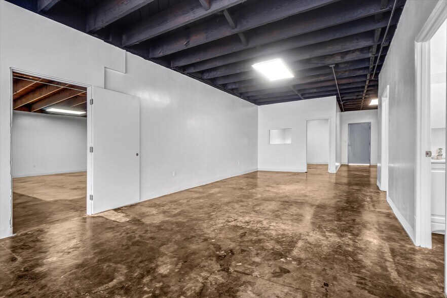 More Photos Of 520 W Pacific Coast Hwy, Long Beach Flex For Sale