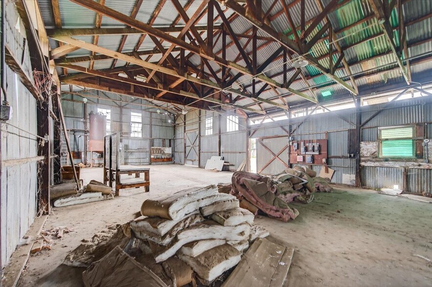 More Photos Of 749 N Plano St, Porterville Warehouse For Sale