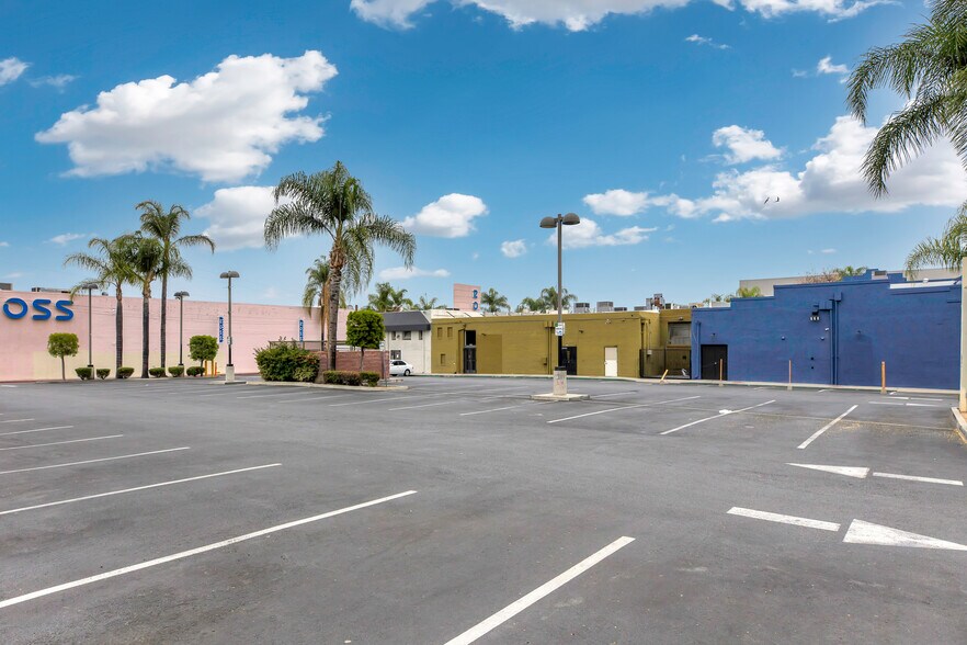 More Photos Of 109-117 E Main St, Alhambra Storefront For Sale