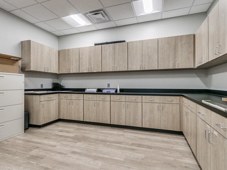 More Photos Of 8890 S Sunnylane Rd, Oklahoma City Flex For Sale