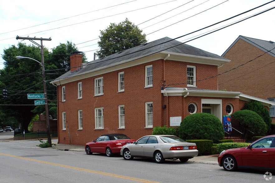 More Photos Of 131 Kentucky Ave, Lexington Freestanding For Sale