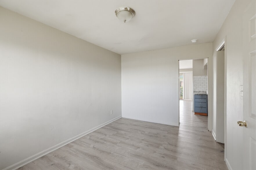 More Photos Of 9439 Chalmers St, Detroit Apartments For Sale