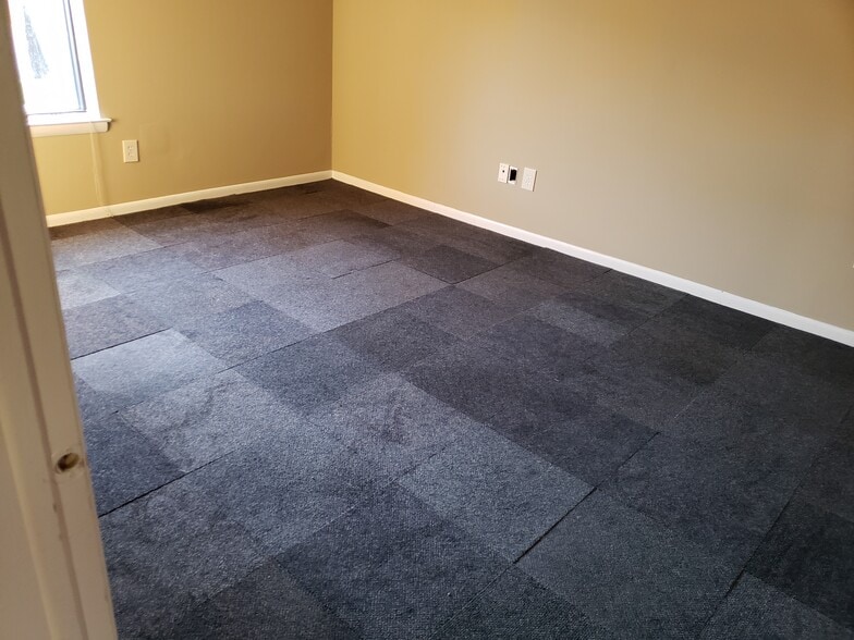 More Photos Of 500 State Route 33 W, Millstone Township Office For Lease