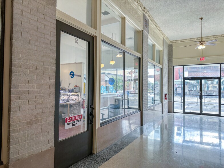 More Photos Of 104 W Reynolds St, Plant City Storefront Retail Office For Sale