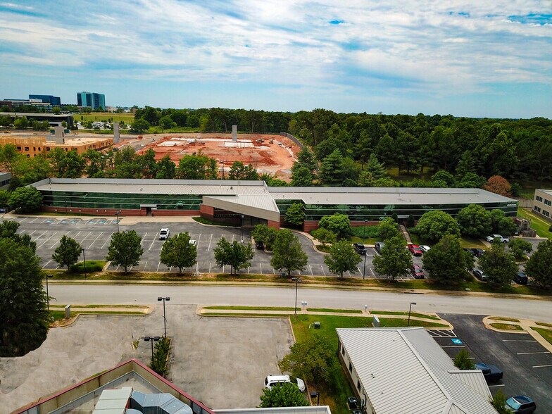 More Photos Of 5506 Walsh Ln, Rogers Office For Lease