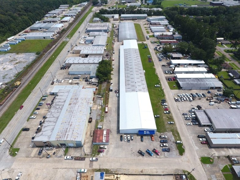 More Photos Of 11765 Darryl Dr, Baton Rouge Warehouse For Lease