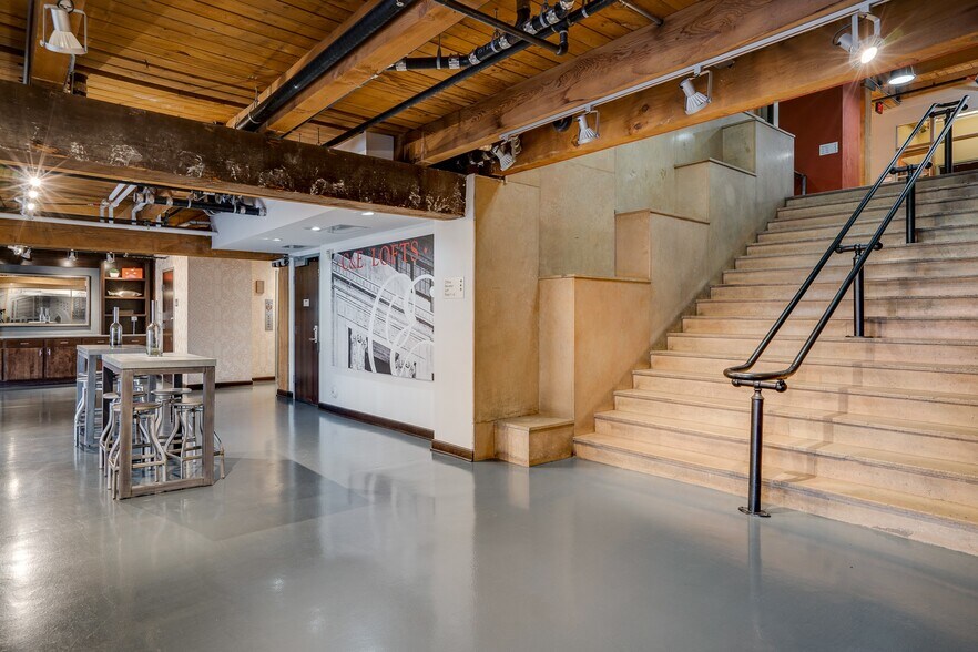 More Photos Of 2410 University Ave W, Saint Paul Apartments For Lease