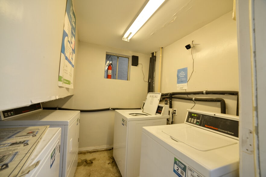 More Photos Of 826 S Travis St, Sherman Apartments For Sale