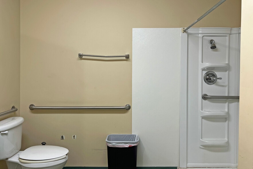 More Photos Of 1119 Brookhaven Rd, Franklin Healthcare For Sale