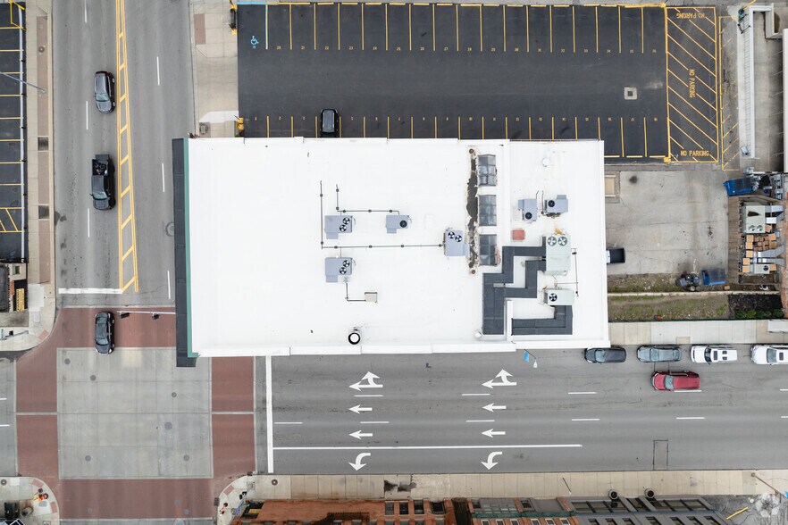 More Photos Of 619 Monroe St, Toledo Loft Creative Space For Lease