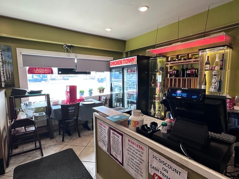 More Photos Of 1454 S Cushman St, Fairbanks General Retail For Sale