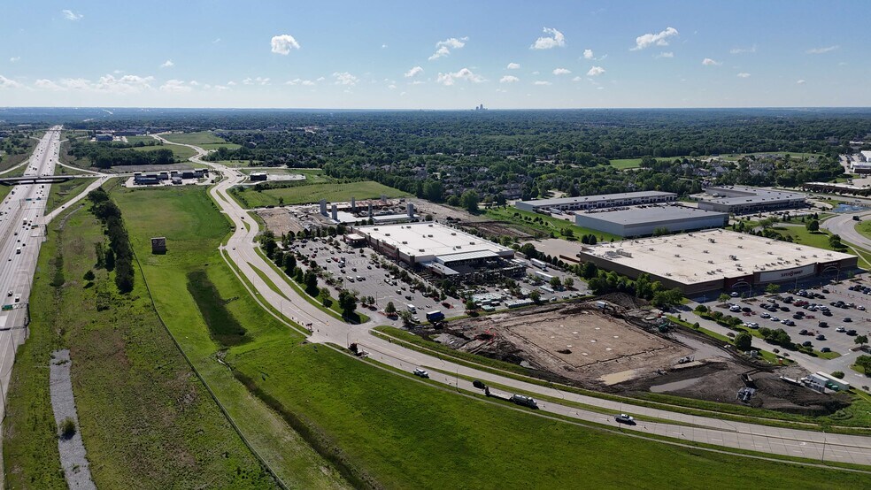 More Photos Of Plum Dr @ 100th St, Urbandale Land For Sale