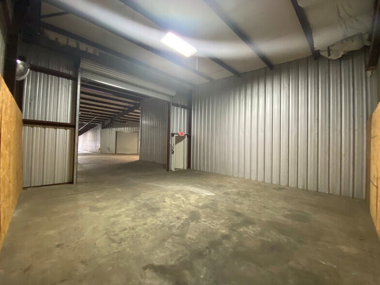 More Photos Of 16261 Hollister St, Houston Unknown For Lease