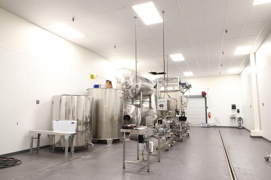 More Photos Of 3215-3225 E 42nd Ave, Denver Food Processing For Sale