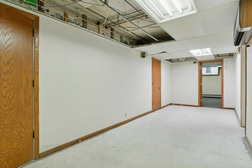 More Photos Of 2318 S 1st Ave, Minneapolis Office For Sale