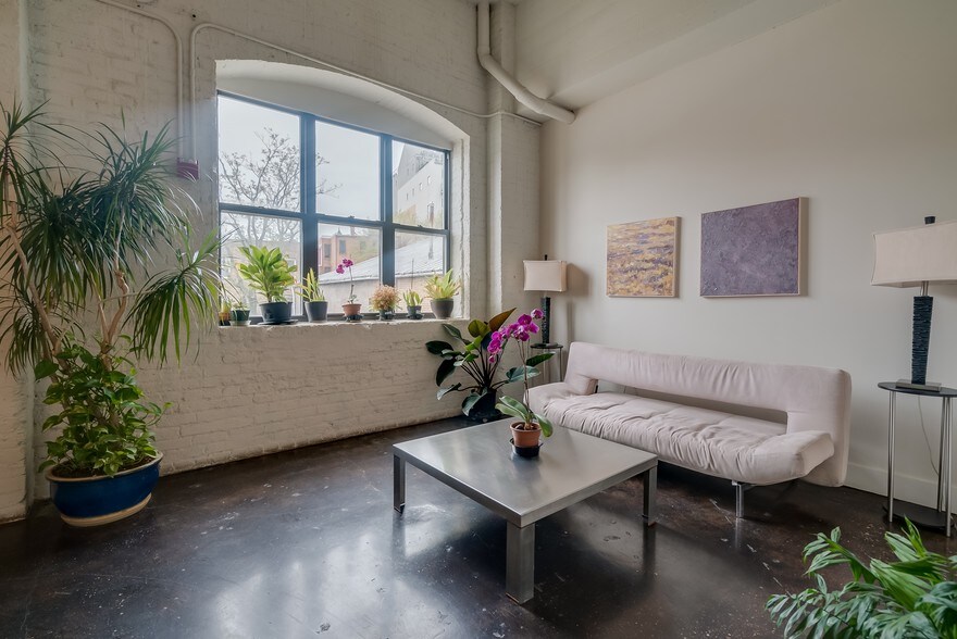 More Photos Of 2424 18th St NW, Washington Office For Lease