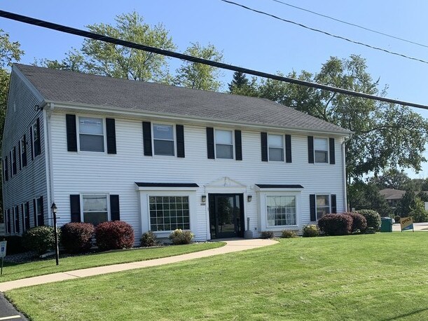 Primary Photo Of 4680 W Bradley Rd, Brown Deer Office For Lease