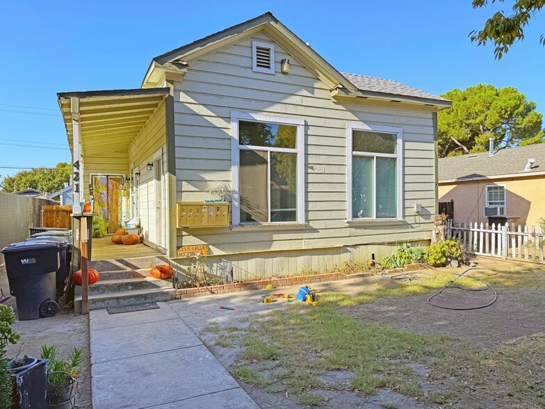More Photos Of 421 14th St, Modesto Apartments For Sale