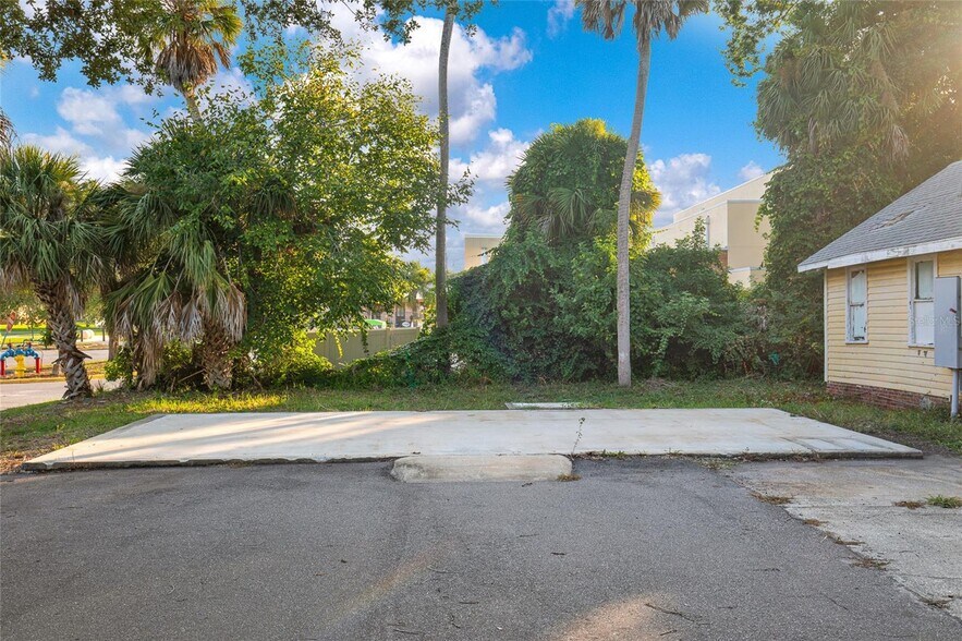 More Photos Of 1042 N Dixie Fwy, New Smyrna Beach Land For Sale