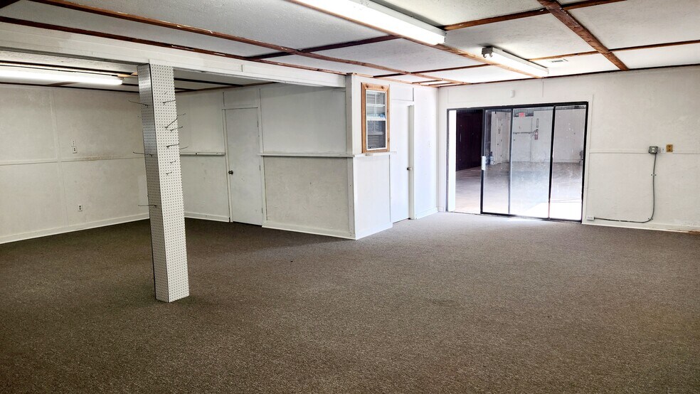 More Photos Of FM-1314 & McQueen, Conroe Warehouse For Lease