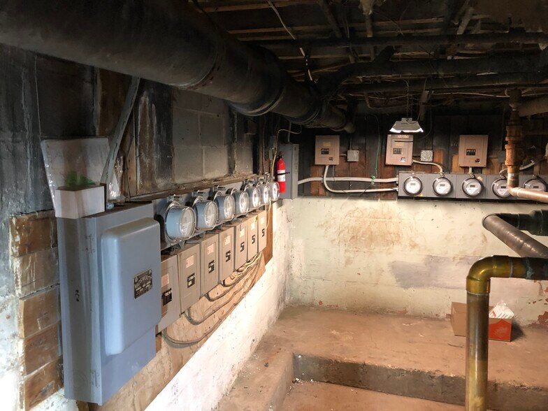 More Photos Of 153 Winchester St, Rochester Apartments For Sale