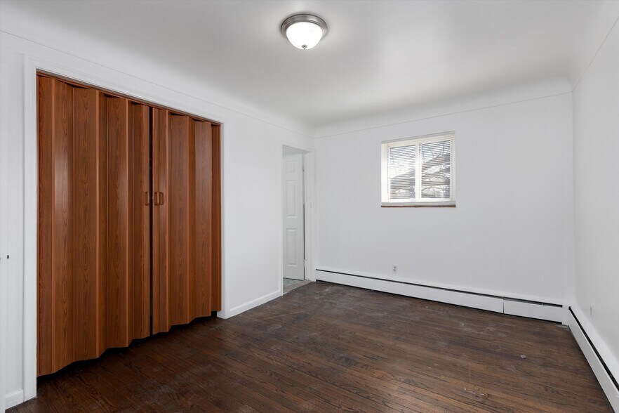 More Photos Of 4470-4480 E Outer Dr, Detroit Apartments For Sale