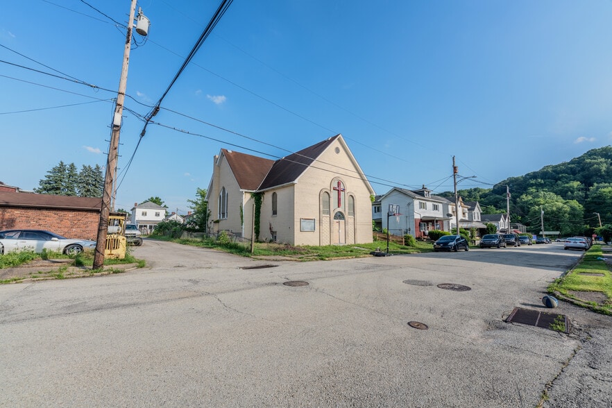 More Photos Of 112 S 13th St, Jeannette Religious Facility For Sale