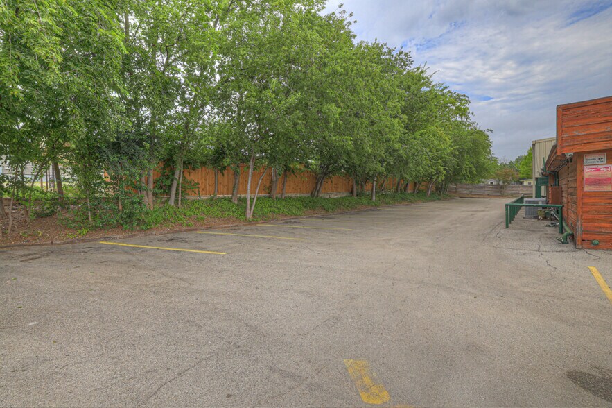 More Photos Of 1390 McQueeney Rd, New Braunfels Sports And Entertainment For Sale