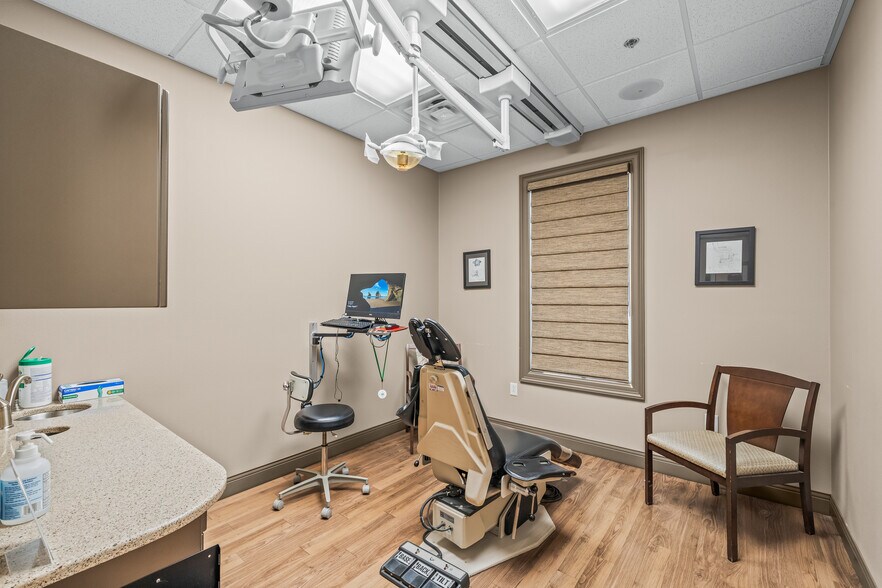 More Photos Of 7515 Quaker Ave, Lubbock Medical For Sale