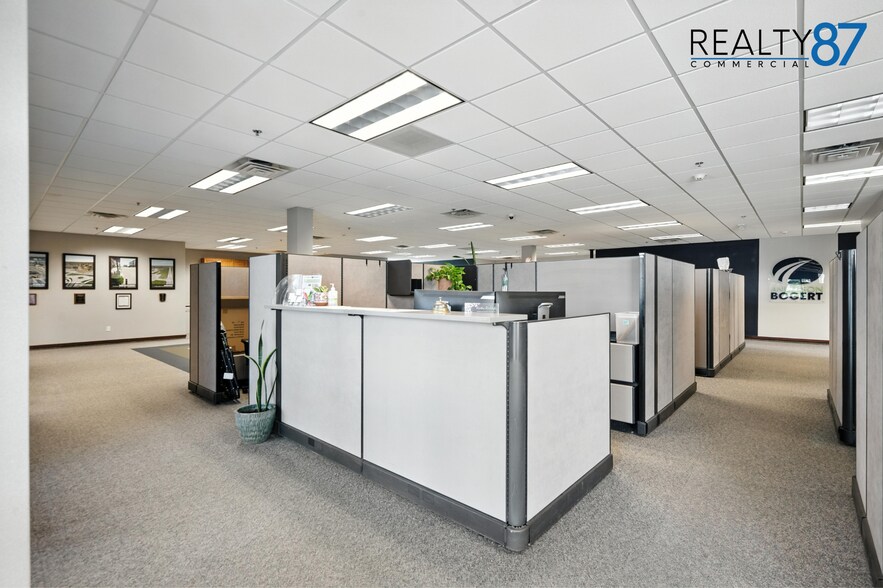 More Photos Of 4050 River Center Ct NE, Cedar Rapids Office For Lease