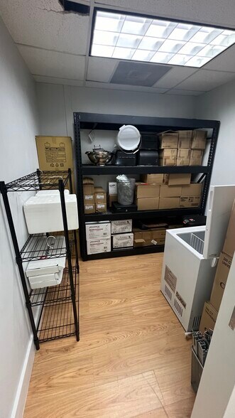 More Photos Of 8283 NW 64th St, Miami Light Distribution For Sale