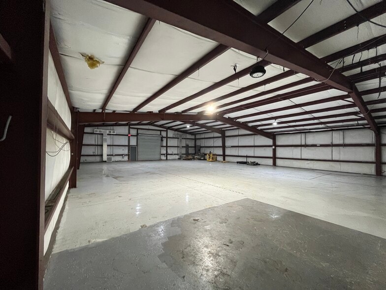 More Photos Of 1908-1910 NW 67th Pl, Gainesville Light Manufacturing For Sale