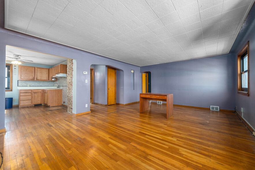 More Photos Of 5203 Turney Rd, Garfield Heights Bar For Sale