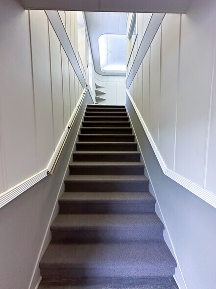 More Photos Of 28 S Water St, Batavia Office For Lease