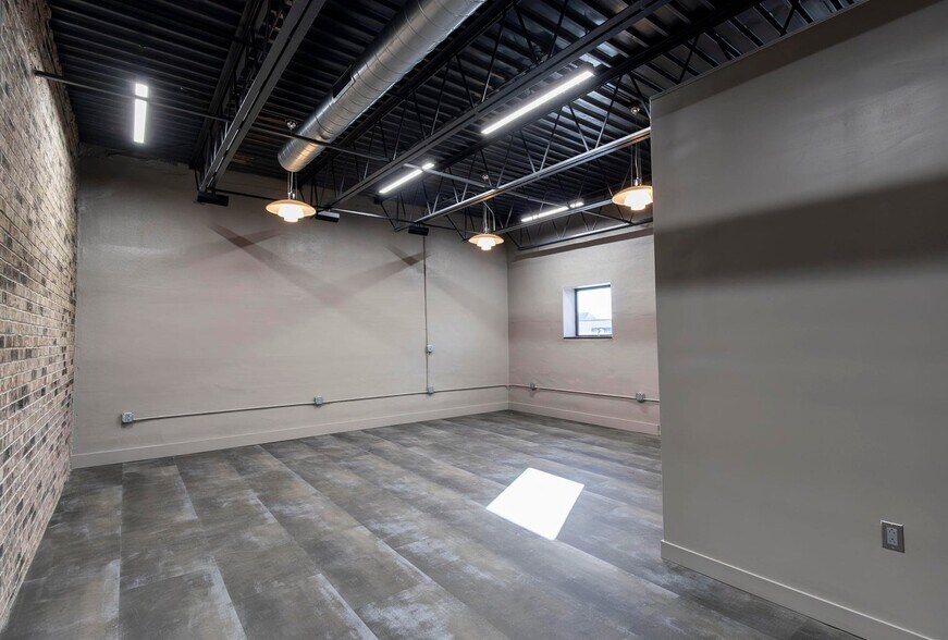 More Photos Of 509 W Rollins St, Moberly Office For Lease