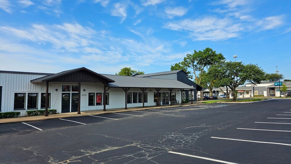 More Photos Of 5321 S Sheridan Rd, Tulsa Unknown For Lease