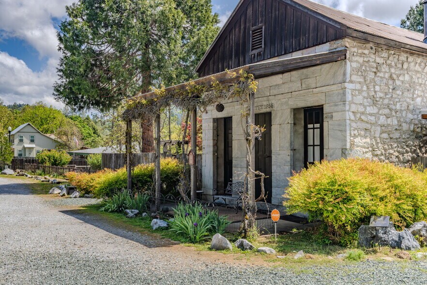 More Photos Of 21376 Consolation St, Volcano Specialty For Sale
