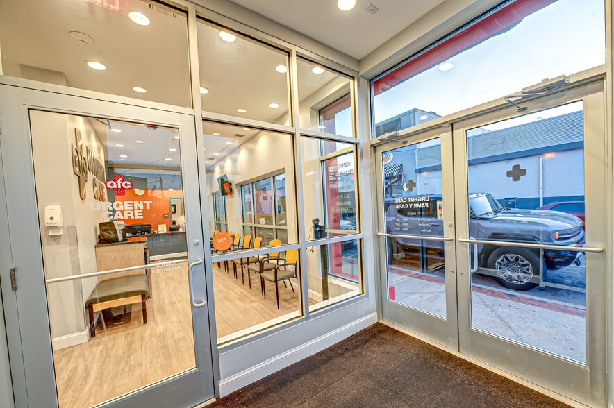 More Photos Of 24 Railroad Ave, Patchogue Office For Sale