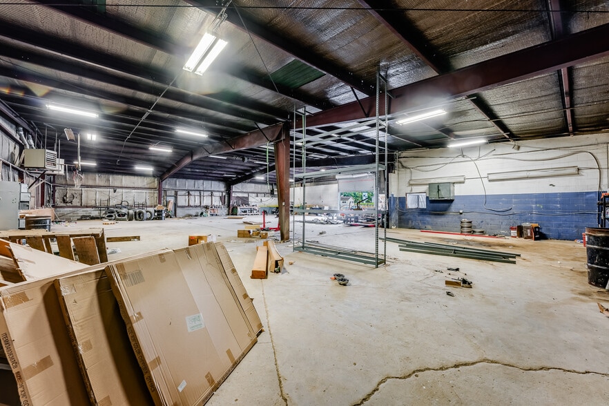More Photos Of 25 Opal Dr, Fairmont Warehouse For Sale