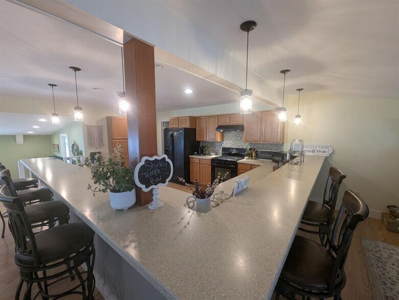 More Photos Of 225 Missing Link Rd, Bellows Falls Specialty For Sale