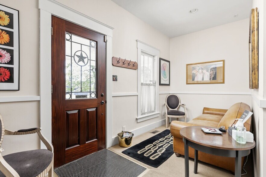 More Photos Of 6408 N Carrollton Ave, Indianapolis Office For Sale