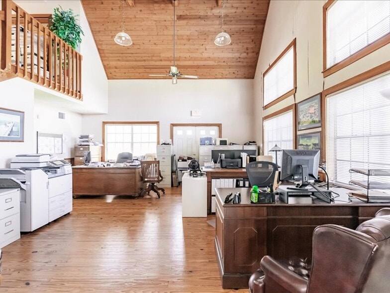 More Photos Of 13225 FL-64, Bradenton Loft Creative Space For Sale