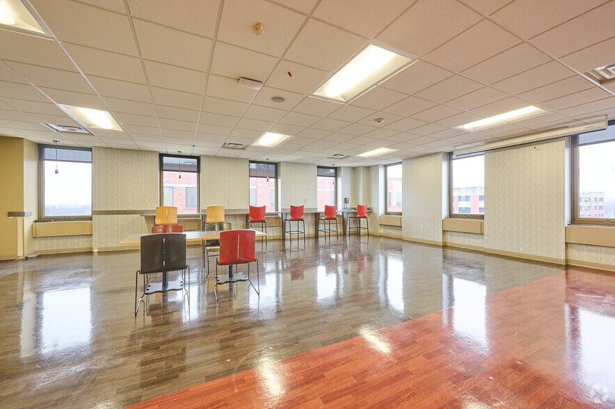 More Photos Of 220 Alexander St, Rochester Loft Creative Space For Lease