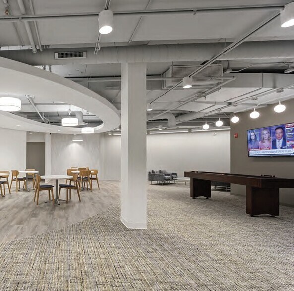 More Photos Of 1751 Lake Cook Rd, Deerfield Office For Lease