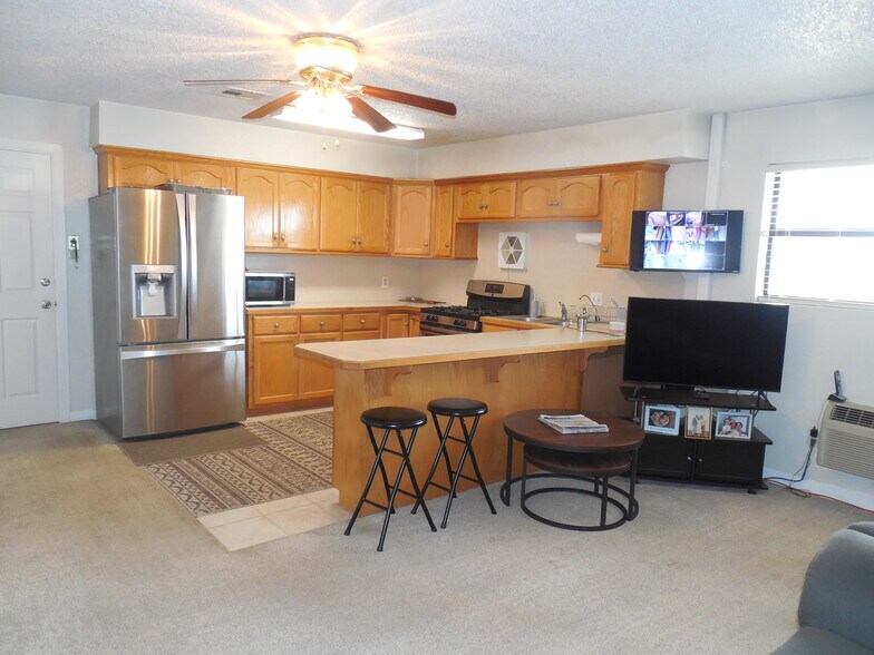 More Photos Of 10226 S 81 Hwy, Waukomis Hotel For Sale