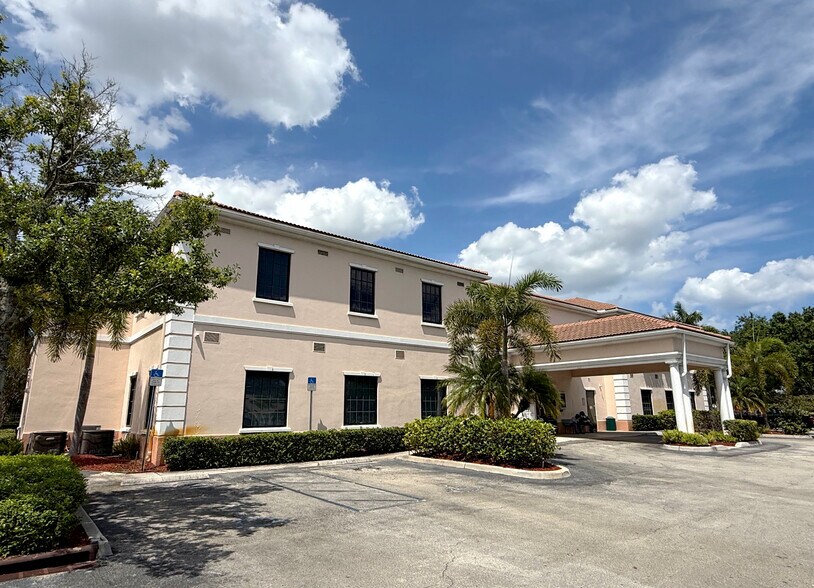 More Photos Of 4849 Lake Worth Rd, Greenacres Medical For Lease