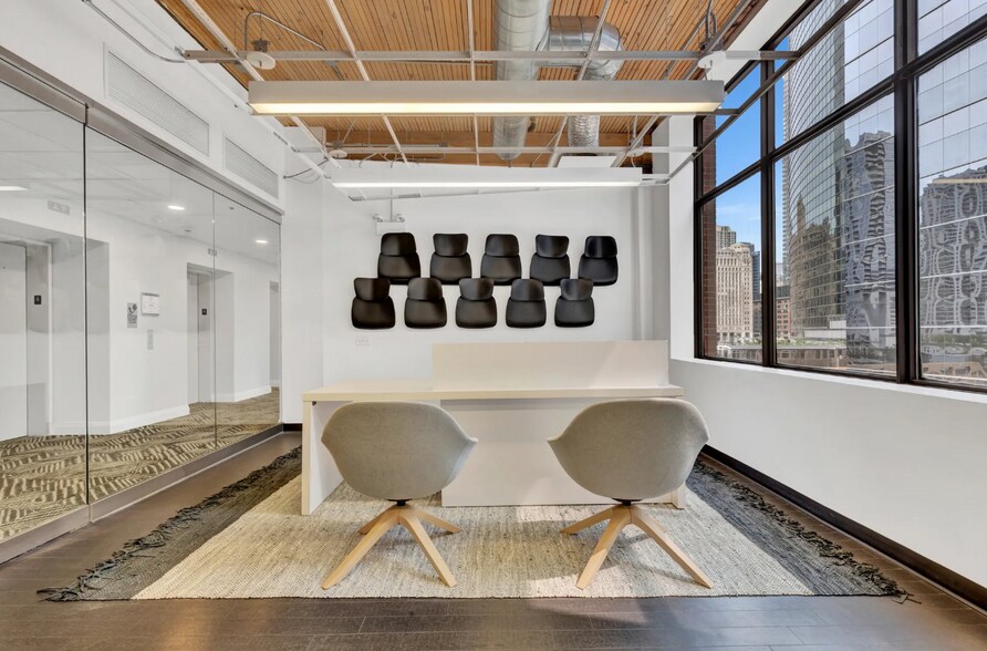 More Photos Of 180 N Wacker Dr, Chicago Loft Creative Space For Sale