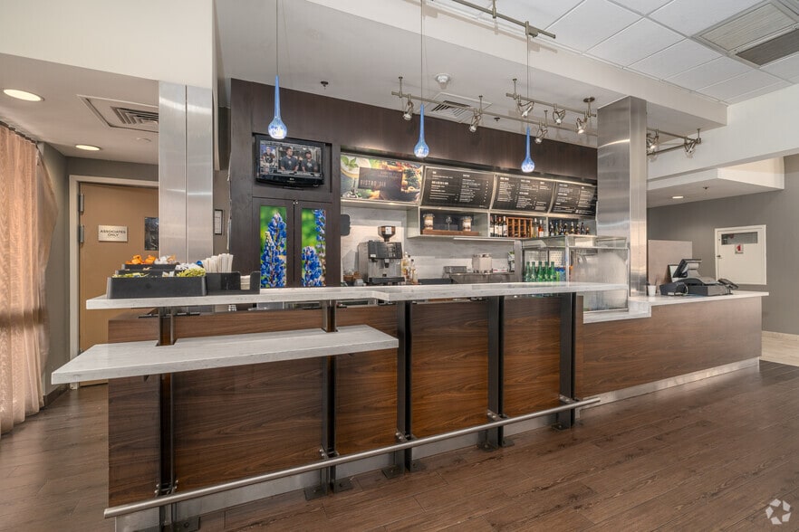 More Photos Of 2504 North Loop W, Houston Hotel For Sale