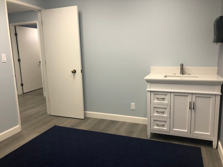 More Photos Of 15899 Los Gatos-Almaden Rd, Los Gatos Medical For Lease